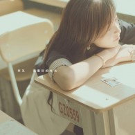 word表格有一大段空白拉不上去,拉上去上行字就没有了